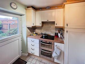 Kitchen- click for photo gallery
